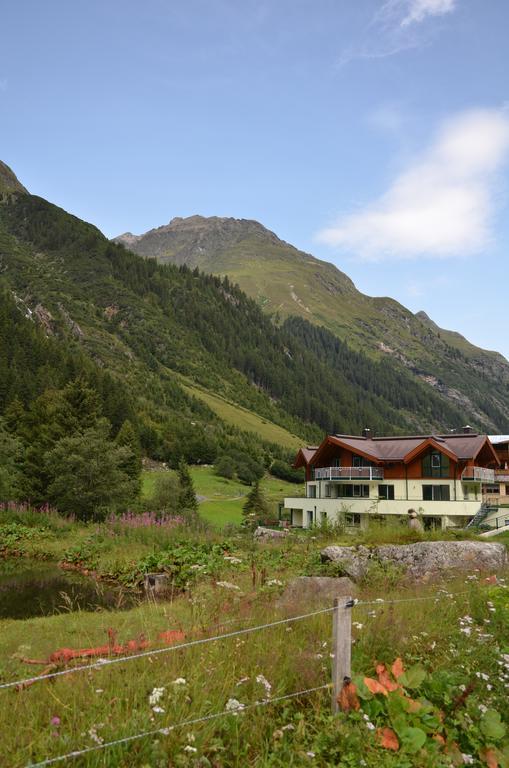 Appartementhaus Naturquell Sankt Leonhard im Pitztal Bagian luar foto